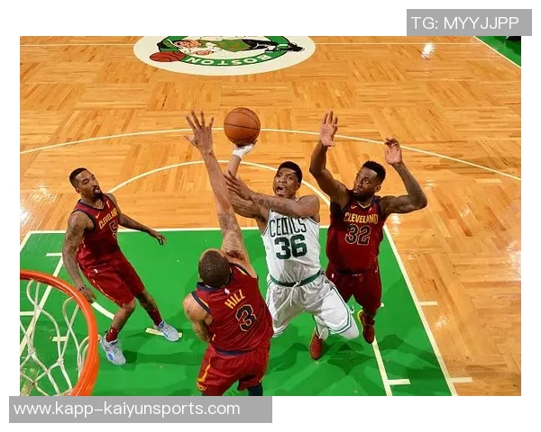 埃泽利回忆霍福德如何引导队友并转型为现代空间型内线