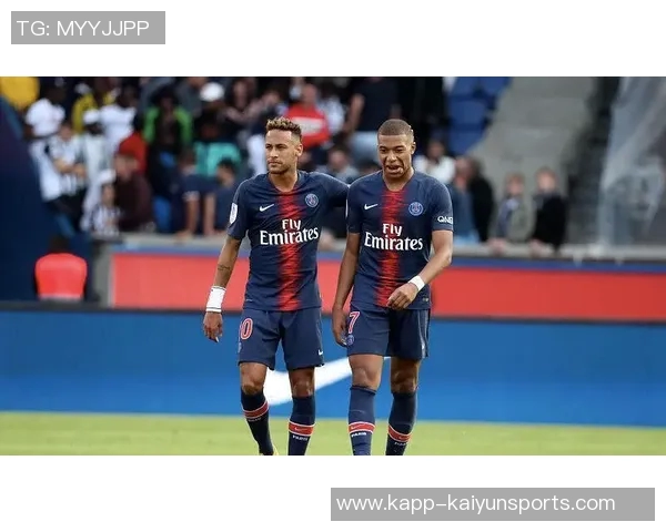 古利特直言佩德里拉拽维尼修斯应判红牌此举严重影响比赛公正性 古利特直言佩德里拉拽维尼修斯应判红牌此举严重影响比赛公正性