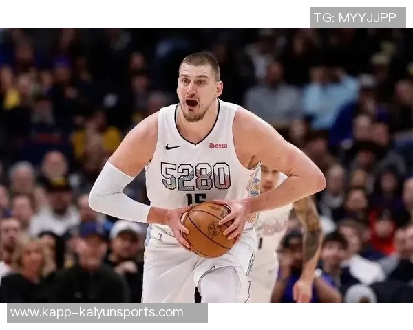 约基奇成NBA历史首位三项数据均列赛季前3的球员掘金揭幕战引关注