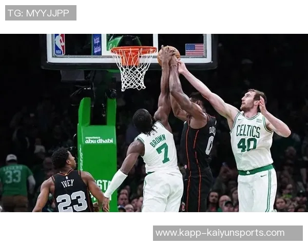 杰伦布朗首节狂砍15分展现强大攻击力助球队掌控比赛节奏 杰伦布朗首节狂砍15分展现强大攻击力助球队掌控比赛节奏