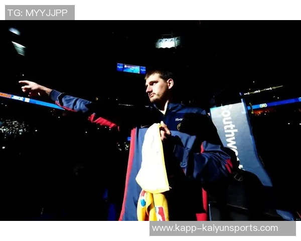 约基奇回应记者提问不满年纪话题显得低调幽默 约基奇回应记者提问不满年纪话题显得低调幽默