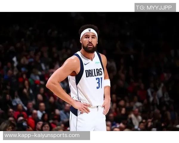 克莱半场表现抢眼三分球命中率高达50贡献14分助力球队战斗力提升 克莱半场表现抢眼三分球命中率高达50贡献14分助力球队战斗力提升