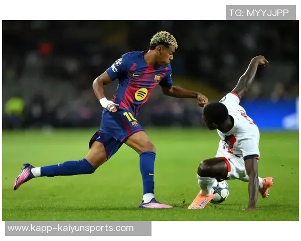 西媒报道亚马尔备战巴黎之战积极训练成为最后离场球员之一 西媒报道亚马尔备战巴黎之战积极训练成为最后离场球员之一