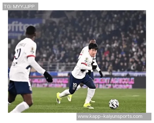 巴黎遭遇逆转李刚仁失误致恩博洛破门球队81分钟落后雷恩三球